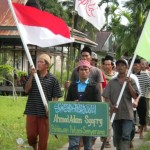 Alm. Ahmad Adam meninggal dunia akibat tembakan Aparat Brimob bayaran PT. WKS saat melakukan aksi blokade di Sungai Pengabuan pada 10 November 2010 lalu.